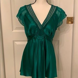 BCBGMAXAZRIA. PLUNGING NECK TUNIC - M